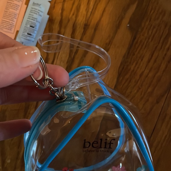 Cute Belif Bag with samples - Picture 6 of 11